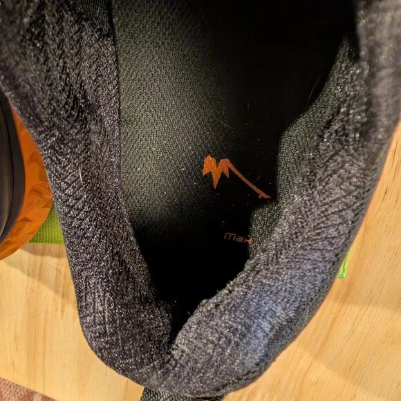 ASICS Trabuco MAX men's size 9 black shocking orange trail running shoes - Picture 8 of 11